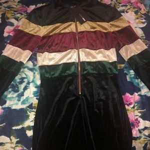 Fashion nova “always a classic “ velvet dress